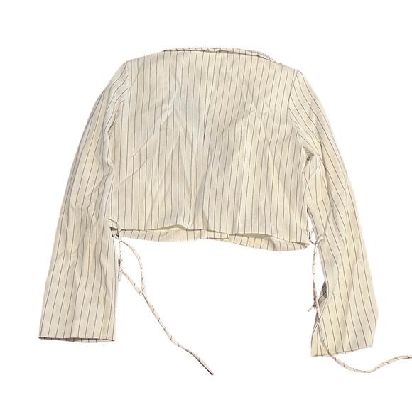 Women City Cropped Box Blazer Top - Picture 2 of 3